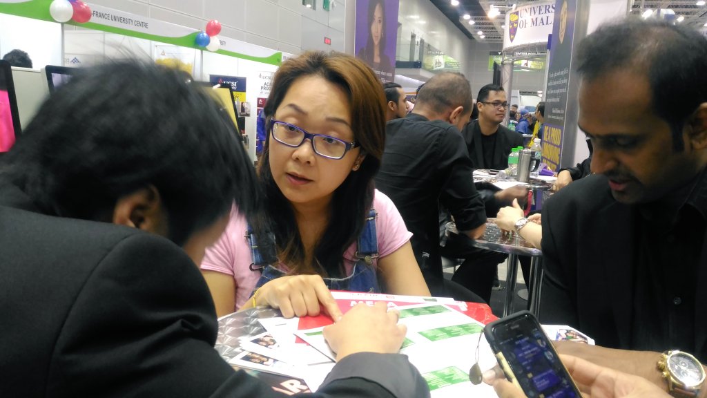 Limkokwing_MY's tweet image. Only an hour left before we pack up. You know where to find us. Just stop by our booth at Hall 4. #StudyFair #PostGrad