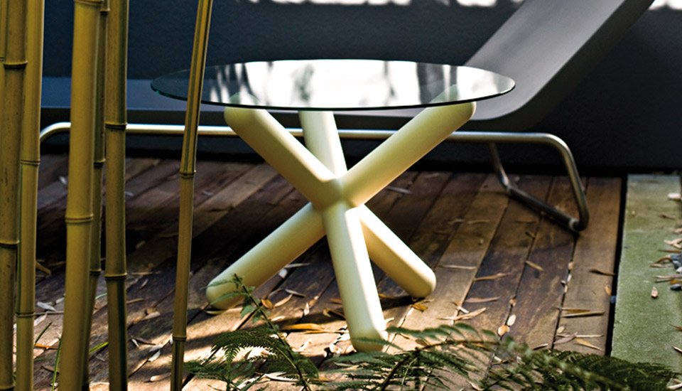 gallottiradice's tweet photo. #Toy #Table @SerralungaItaly Serralunga 
#Outdoor #table with a #simple and #elegant #design! https://t.co/VNjCI8NUzK