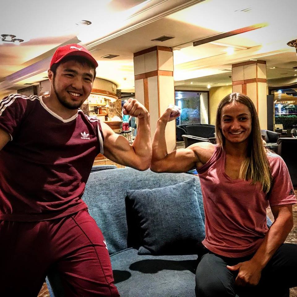 MorganMauryRMC's tweet photo. Les biceps de Smetov champion du monde -60kg face à ceux de Kelmendi championne olympique -52kg. On attend @WalideKhyar et @BubucheOfficiel https://t.co/PEBUAi4Aex