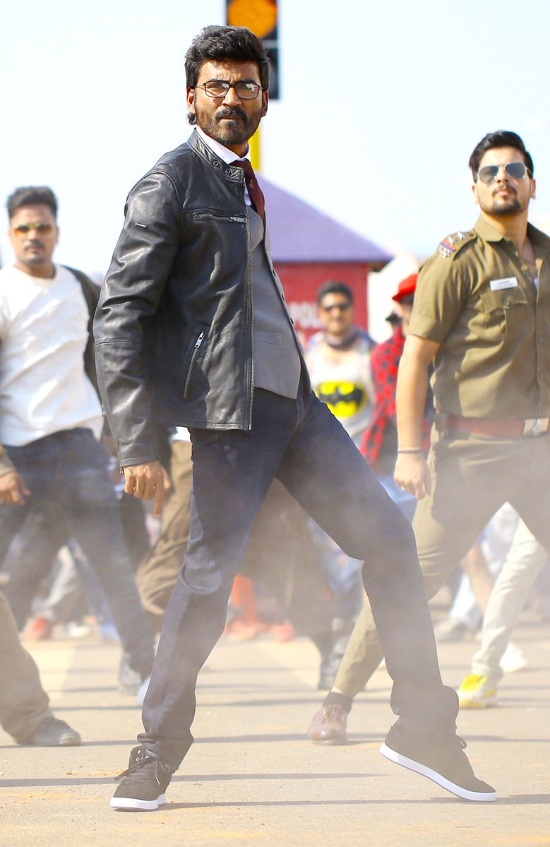 V2Cinemas's tweet photo. Classy look of @dhanushkraja's #VIP2 grand releasing on August 11th. #5DaysToGoForVIP2 @RIAZtheboss https://t.co/MSNFCSqb6e