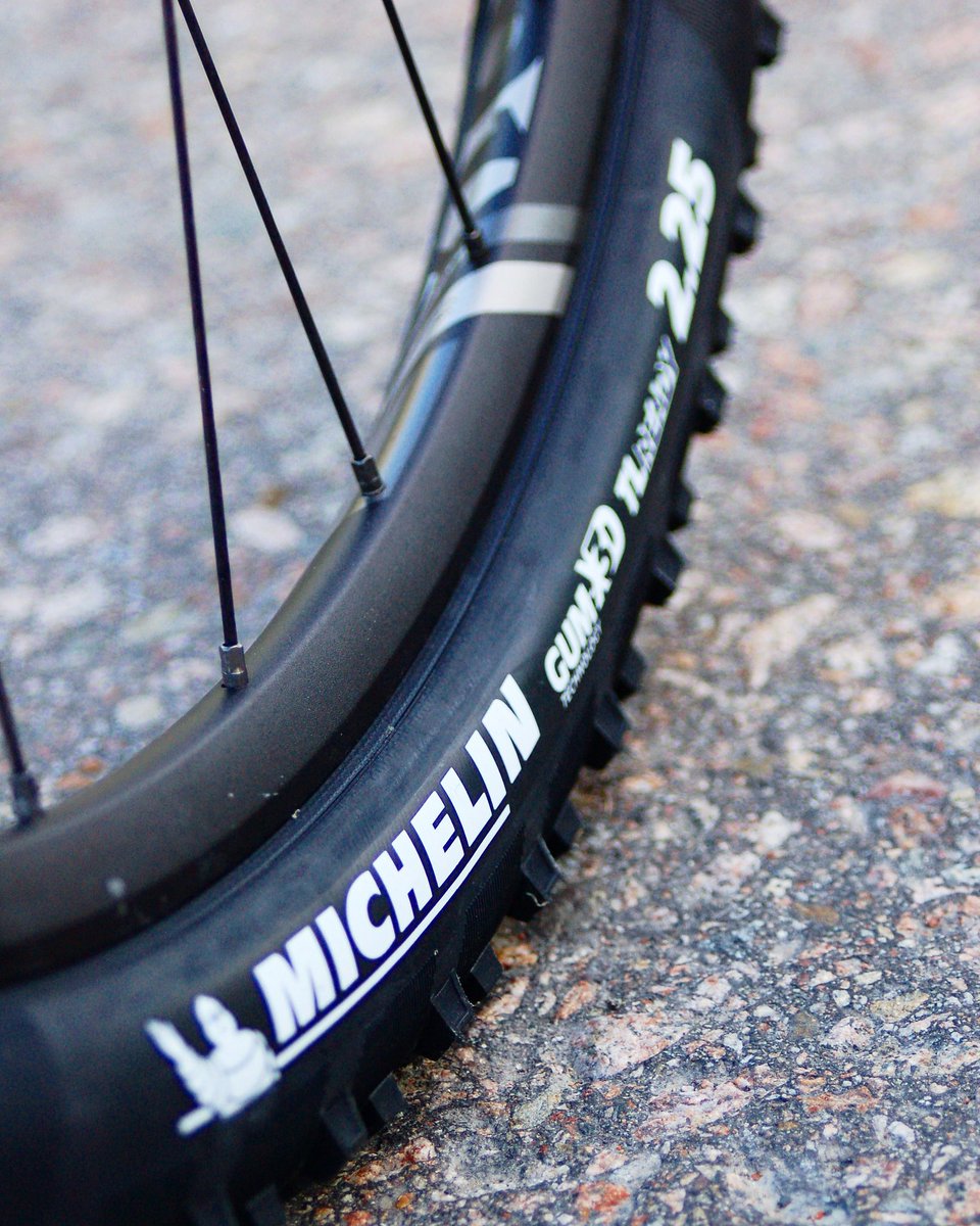 PerttuParssinen's tweet photo. Varustespesiaali | https://t.co/dPglBtJZSV 
@crankbrothers Candy 7
@SRAMmtb XX1 Eagle 
@MichelinBikeUSA Force XC 2.25 29er https://t.co/Nwx34vjMn0