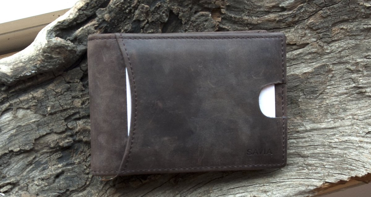 FeelSavia's tweet photo. "Savia Root" Vintage Wallet, esencia minimalista para los que no necesitan llevar mucho. Cómprala en Amazon https://t.co/QEcqpbuLtx https://t.co/TYtpbshYU2