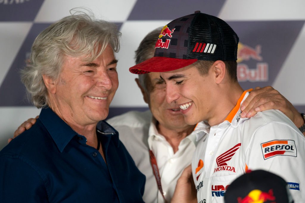 carrusel's tweet photo. El circuito de Jerez llevará el nombre de Ángel Nieto. Un homenaje que lo hará aún más eterno https://t.co/ms74SKfNxO https://t.co/8BSvprqoVo