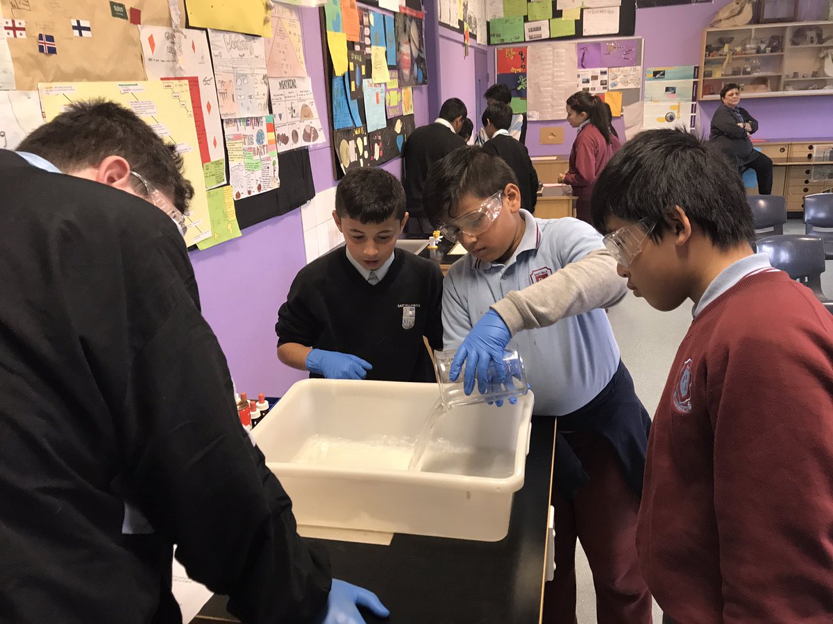 BrookeBeynon's tweet image. Links between East Hills PS and @easthillsboysHS during #edweek17 @Casey2Donna