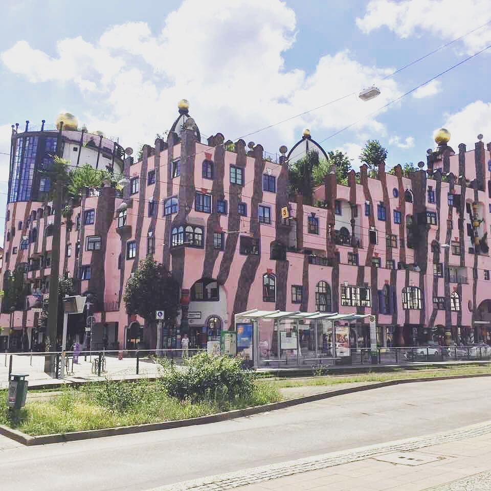 pkrjc's tweet photo. #hundertwasser #madgeburg #drüben #mcpomm #travel #reisen / #ig2fb #ig2tw https://t.co/OsNcVqePgQ