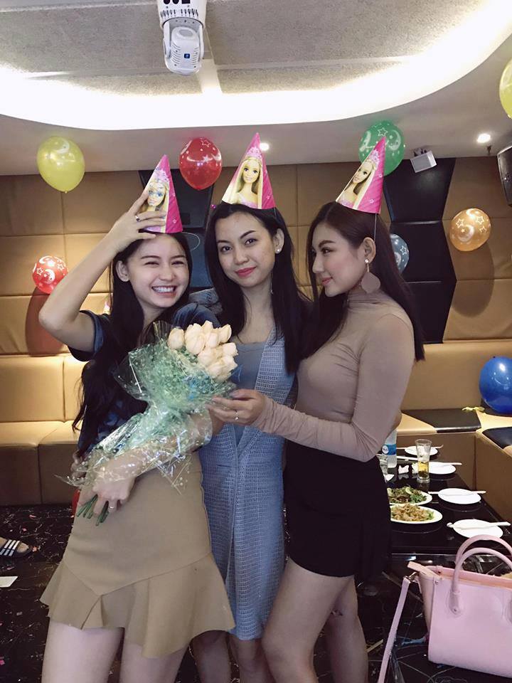 MyanmarStars's tweet photo. Singer &amp; Miss #WineLay Birthday, #KhinWintWar #MayMyintMo
#MyanmarStar https://t.co/9tze4H0l27