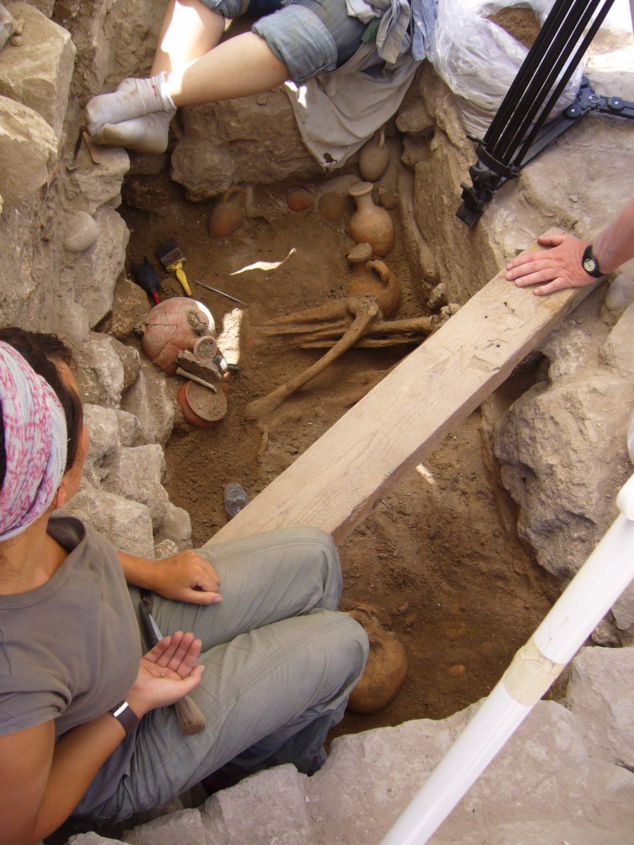 ExcavationSidon's tweet photo. #hardwork #Sidonexcavation #Archaeology https://t.co/sUmuppeTai