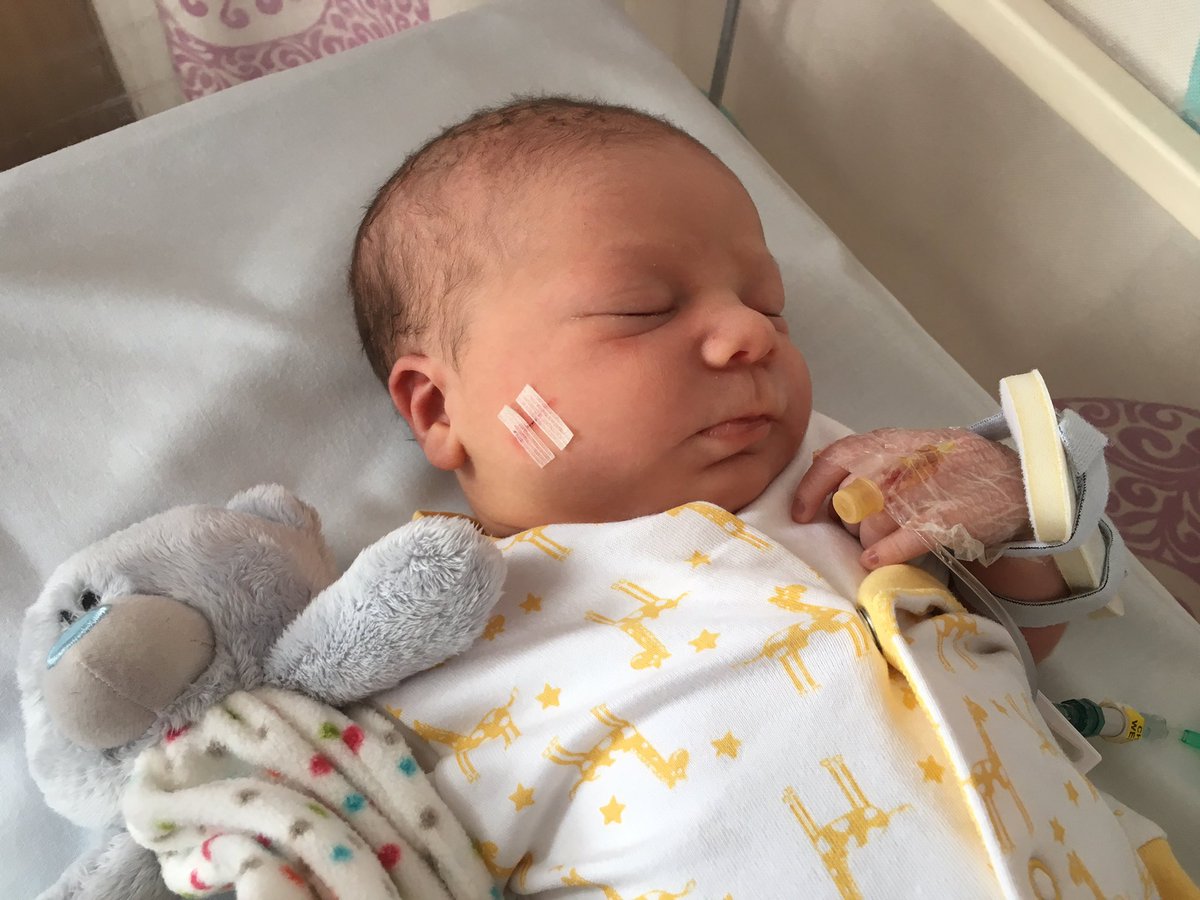 JontiSparrow's tweet photo. Twitter, say hi to Xander. Born via c-section (Hence the awesome battle scar... chicks dig scars) Mother and baby both absolute rockstars! https://t.co/X8W86ODRqT