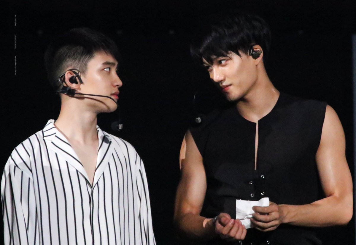 bestofkaisoo's tweet photo. LOOK AT THEM LOOK AT THEM BITCH THEY'RE SO IN LOVE https://t.co/3ZKXH3rtaa