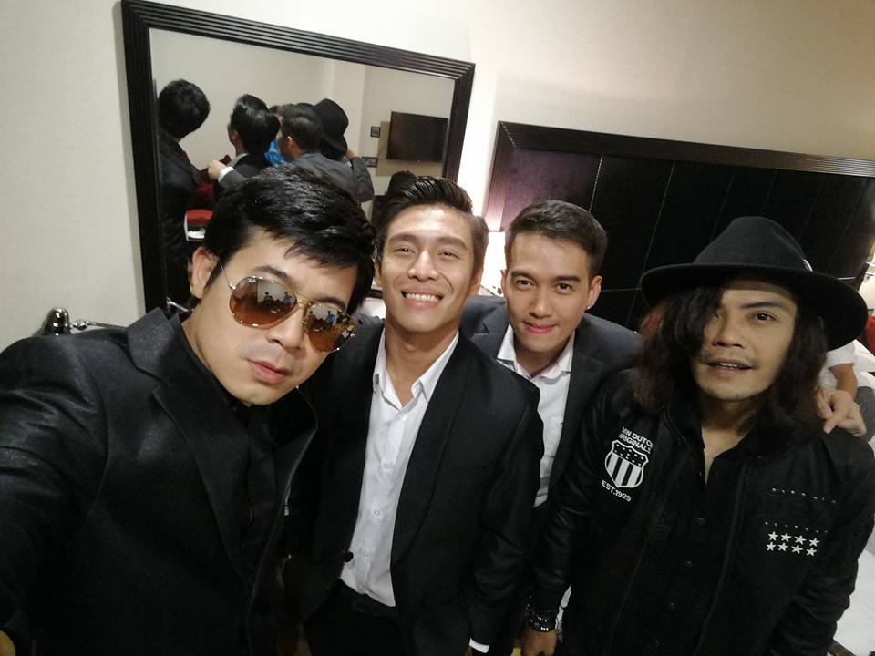 MyanmarStars's tweet photo. #MinMawKoon #NayToe #KyawKyawBo #TunTun #YeLay
#MyanmarStar https://t.co/OvktT3GCS4