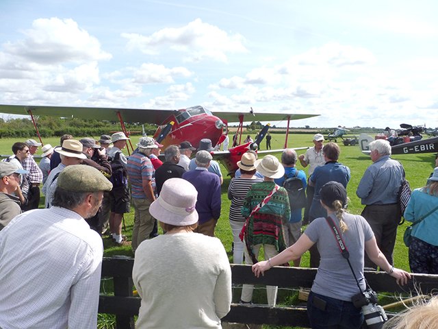 ShuttleworthTru's tweet photo. Henry Labouchere talking about the gorgeous looking Dragonfly for visiting #pilotchat https://t.co/G7QCwyaLUC