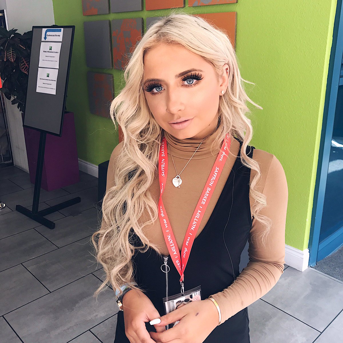 SaffronBarker's tweet photo. This has absolutely no filter! The lighting was bangingggg so I'm taking full advantage 🤙🏽 https://t.co/1YjM3d6GaS