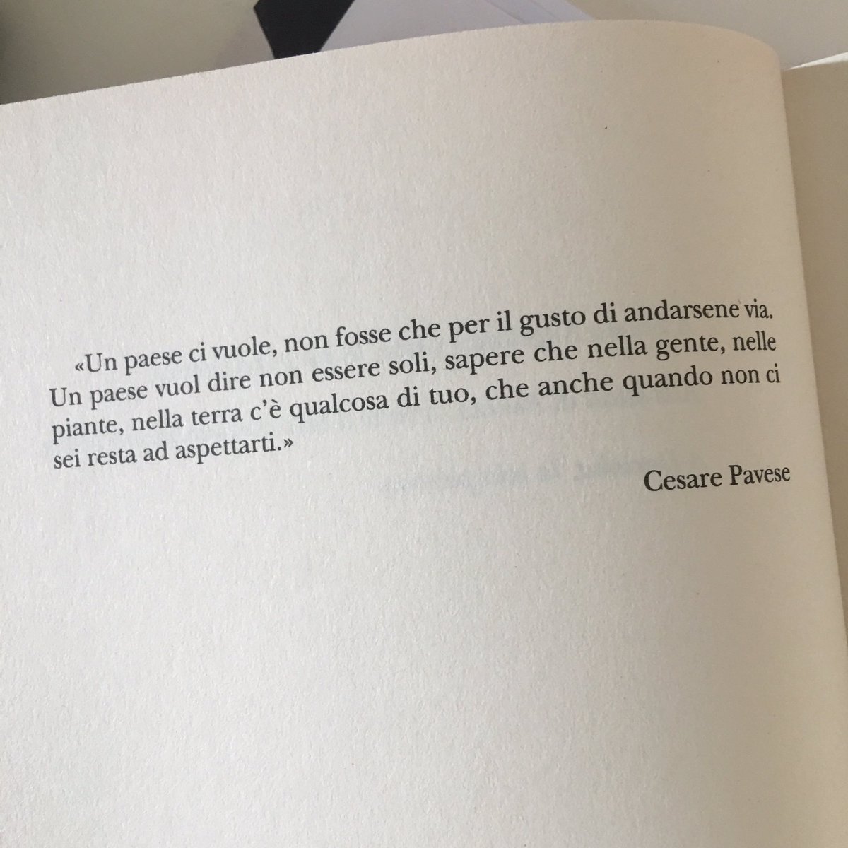 Di paesi che scaldano cuore e anima ❤️ #leggere