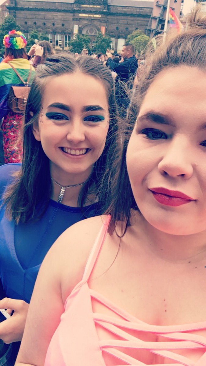 SAZZYLEEDS's tweet photo. #LeedsPride2017 #LeedsPride https://t.co/XdBqpUEetG