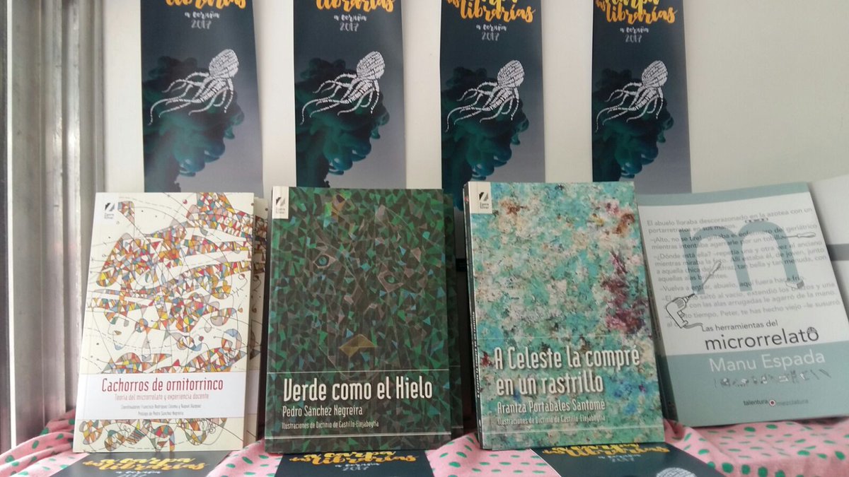 Preparados para una tarde de microrrelato en la Feria del Libro de Coruña.En la Carpa das Librarías.