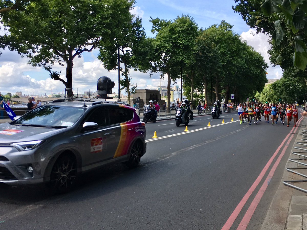 stevechalles's tweet photo. Pics - 1: @Timeline_TV @MediaMotos @GraemeHolmes1 @linksbroadcast in action in sunny London for Marathons at #WorldAthletics #IAAFWorlds https://t.co/zQVz9bH7oL