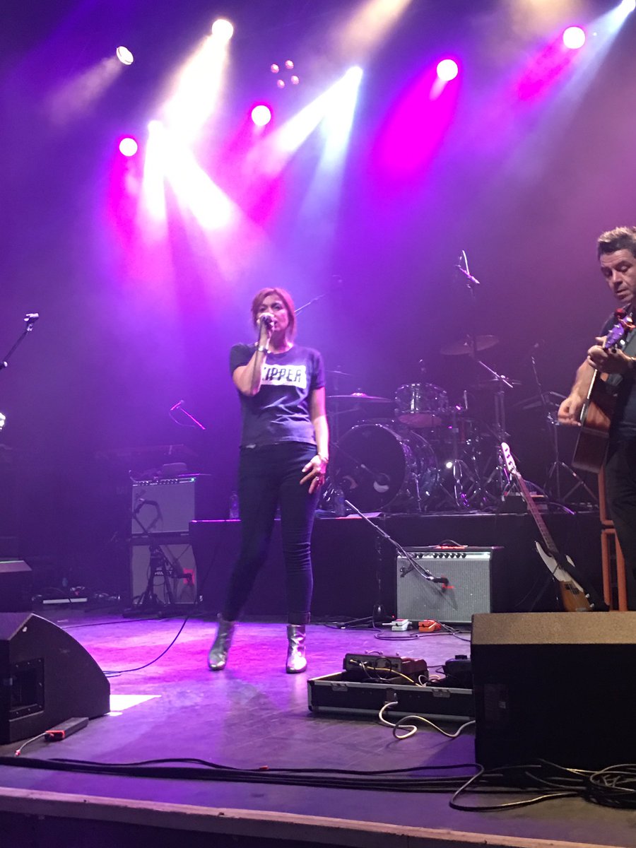 ReaLouisewener's tweet photo. Amazing time with @Sleepertweeting last night. Thanks SO much to everyone who came and moshed and sang their hearts out. You were awesome!! https://t.co/nwR3e4pSyk
