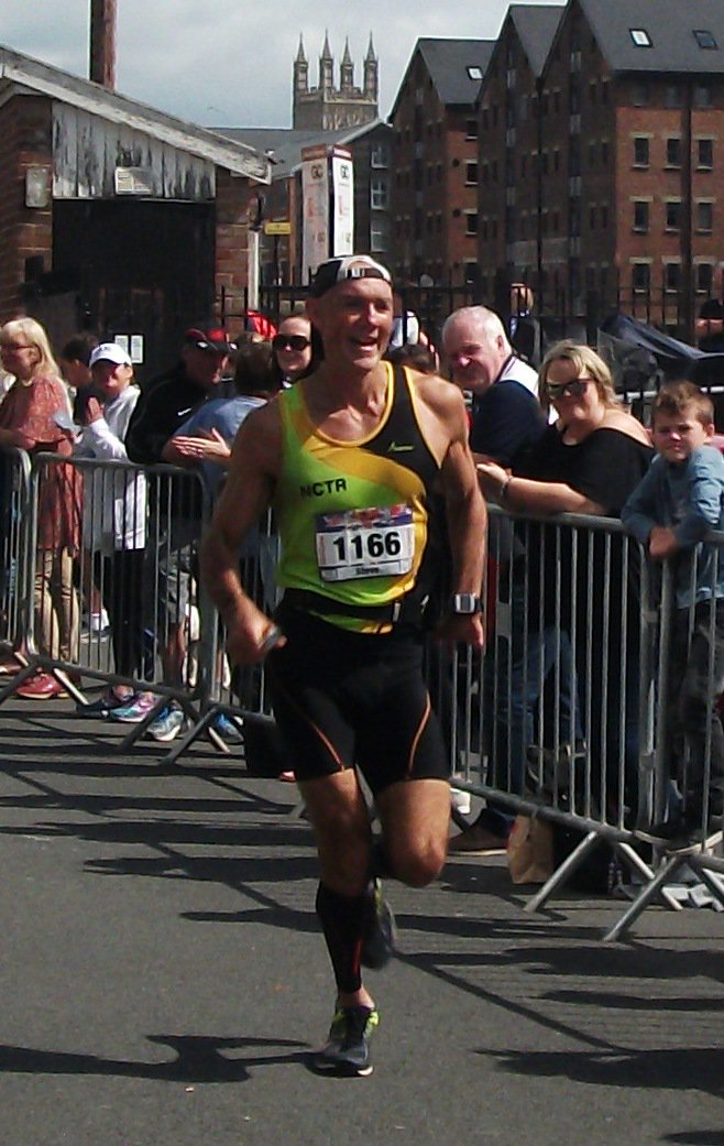 A successful 791st marathon at <a href="/GlosCityMara/">Gloucester City Mara</a> today in 3:14:49 to extend British record of sub 3:15s to 325 &amp; was also a 350th sub 3:16  😀