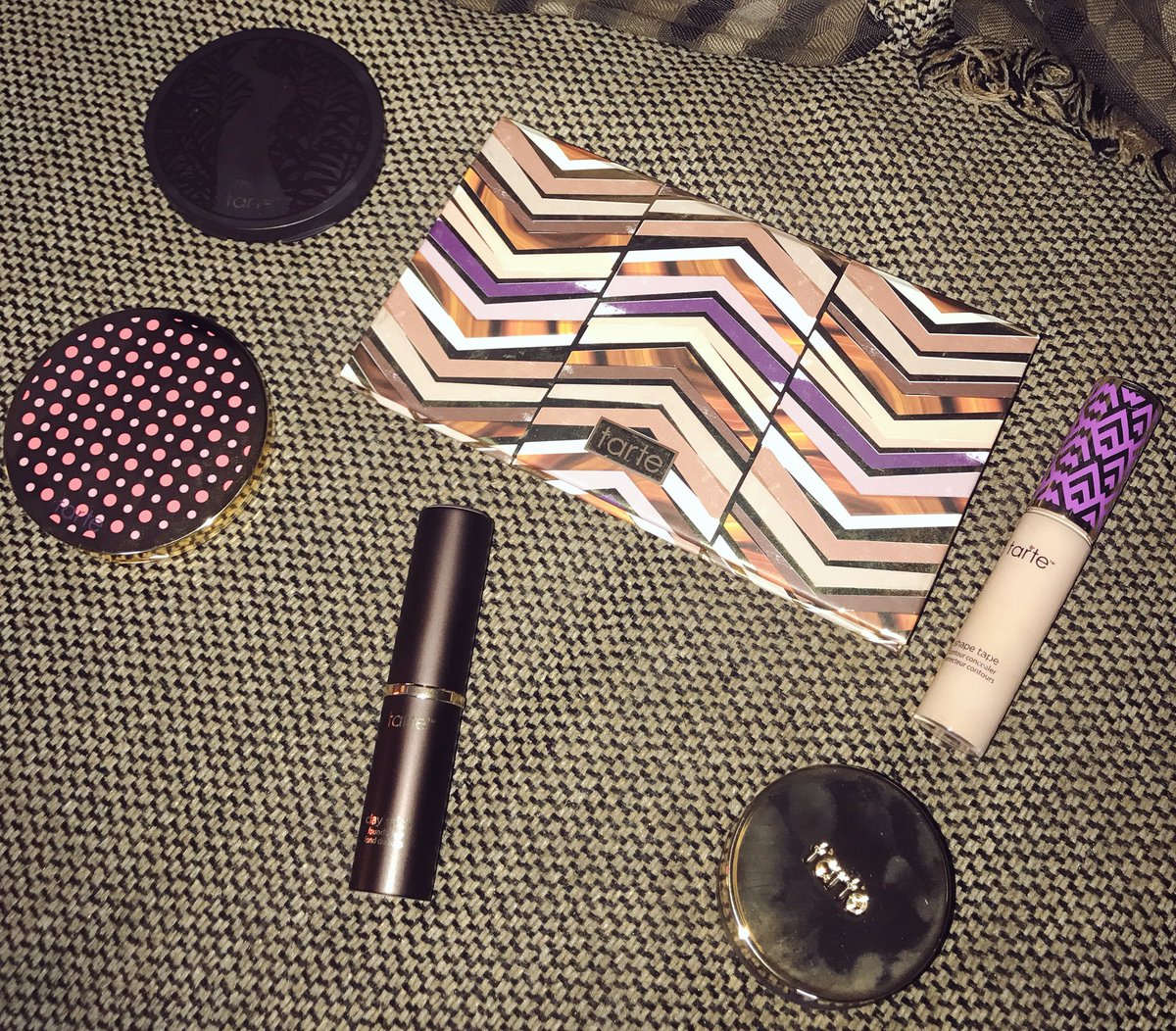 _AvianBomay's tweet photo. Sunday Afternoon 👑
@tartecosmetics #Doubledutybeauty #Clayplay #AmazonianClay #TapeShape #BlushandGlow https://t.co/5W0aF05O0C