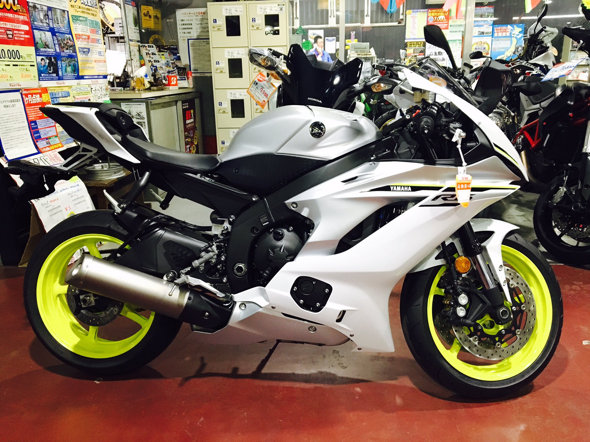 じゅん@新型YZF-R6白 (pohn_ji@) / X