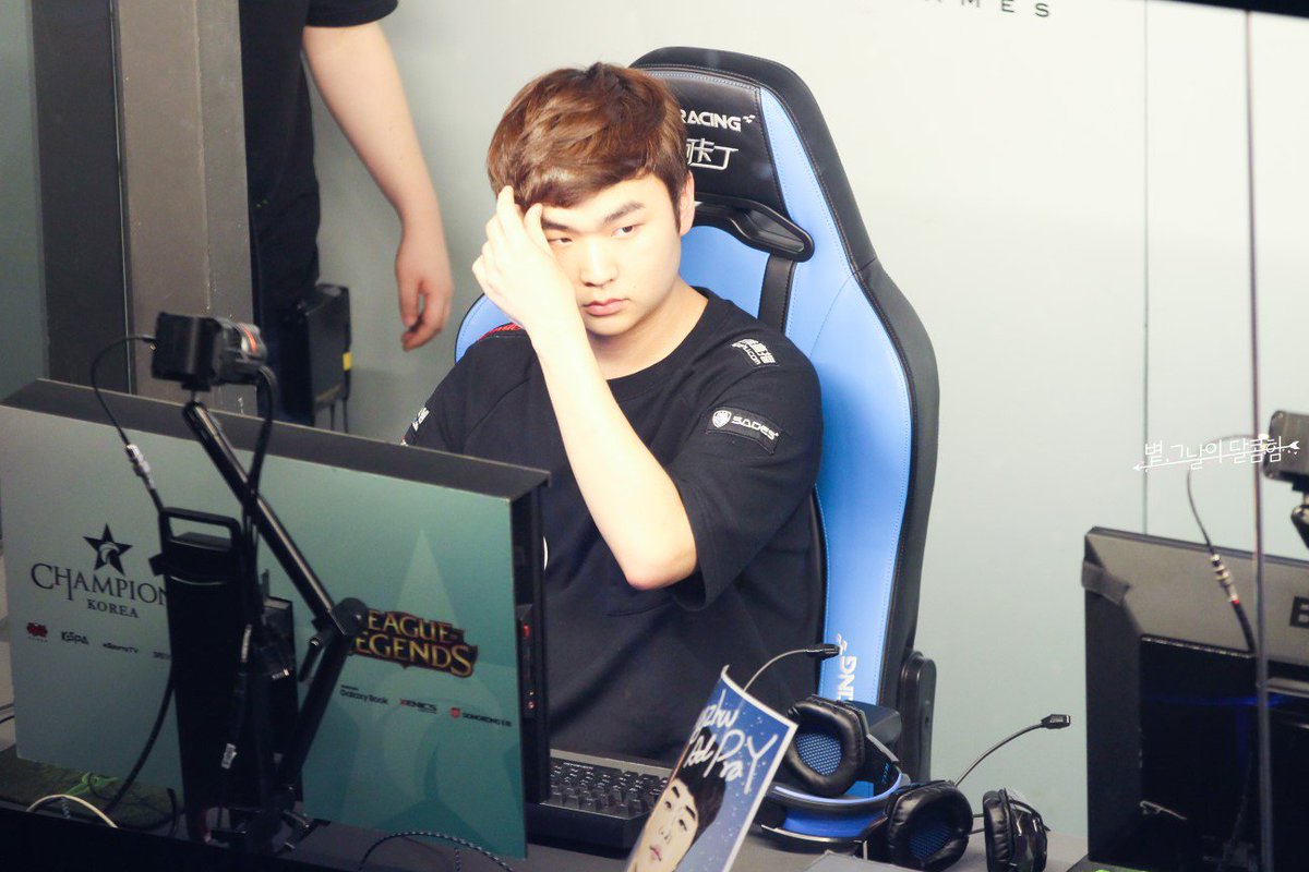 llllollow_pic's tweet photo. 170807 2017 LOL CHAMPIONS KOREA SUMMER Longzhu Gaming #GorillA #고릴라 #강범현https://t.co/dP3J3zfehi https://t.co/zzNrVnMox2