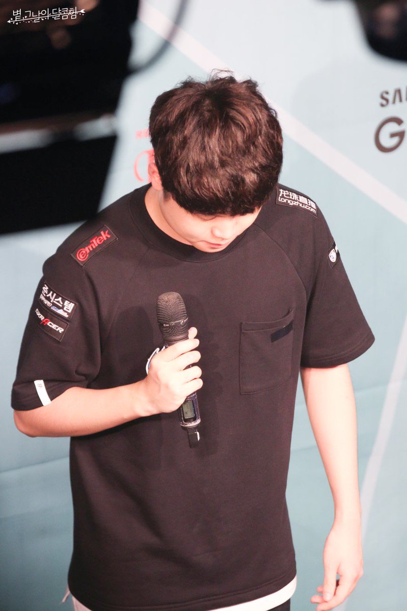 llllollow_pic's tweet photo. 170807 2017 LOL CHAMPIONS KOREA SUMMER Longzhu Gaming #Bdd #비디디 #곽보성https://t.co/SIHJY0DnoZhttps://t.co/w1mnTwnXgU https://t.co/LuIOoGh1Ox