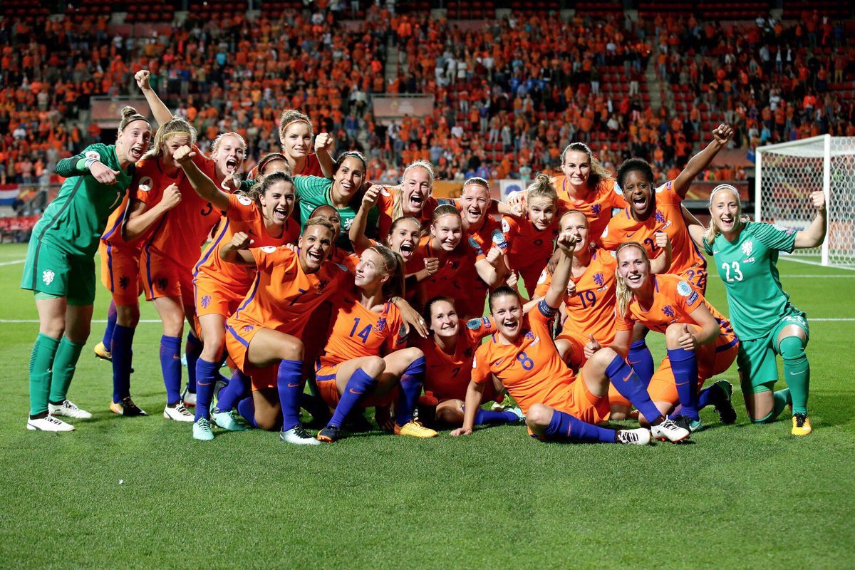 🏆 EUROPEES KAMPIOEN 🏆

Vrouwenvoetbal staat dankzij jullie voor eeuwig op de kaart in Nederland. Stuk voor stuk: HELDEN. 

📸 <a href="/oranjevrouwen/">OranjeLeeuwinnen</a>