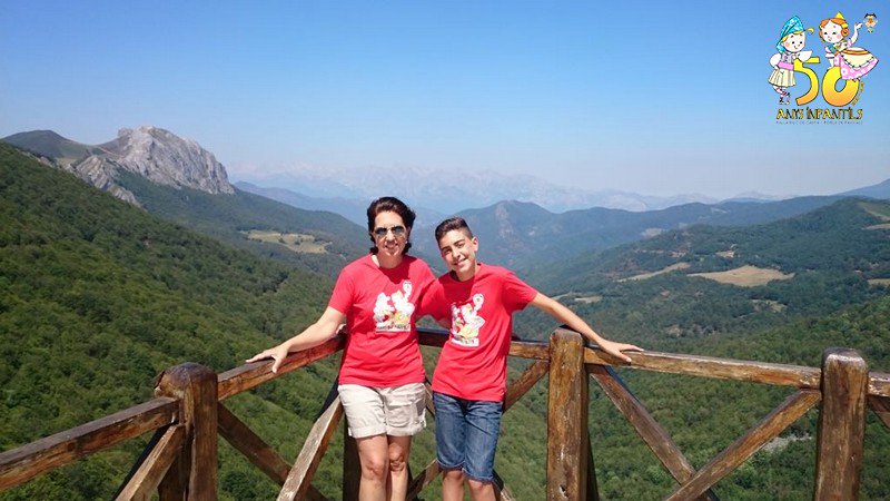 duquedegaeta's tweet photo. "Duc d'Estiu" desde... los Picos de Europa #duquedegaeta #50añosinfantiles #50anysinfantils #falladelduc #DUCD'ESTIU https://t.co/atGWpMi2af https://t.co/DcRQfh9xDn