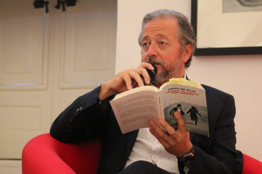 LuciaLibri's tweet photo. Dal 1954 al 2005, sette #libri che @DiegoDeSilva3 consiglia a vecchi e nuovi #lettori. Provare per credere
https://t.co/PusJ3Lg5sy https://t.co/C1eEZCjptq