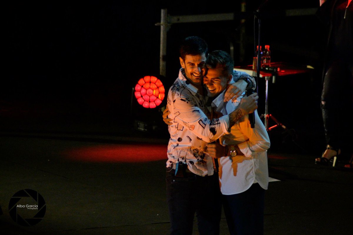 Porque una imagen vale más que mil palabras. <a href="/MelendiOficial/">Melendi Oficial</a> <a href="/JesusRLaVoz/">Jesús Reverón</a> #concierto #DestinoCasualidad