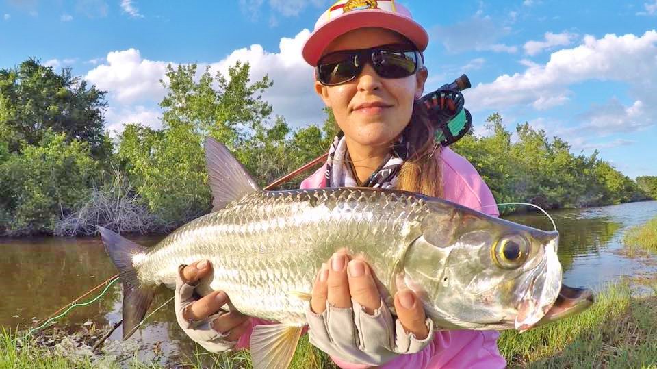 RETWEET if you support #fishing ladies! Alexis D with a gorgeous baby tarpon #flyfishing Thanks for sharing Alexis, I'm jealous!