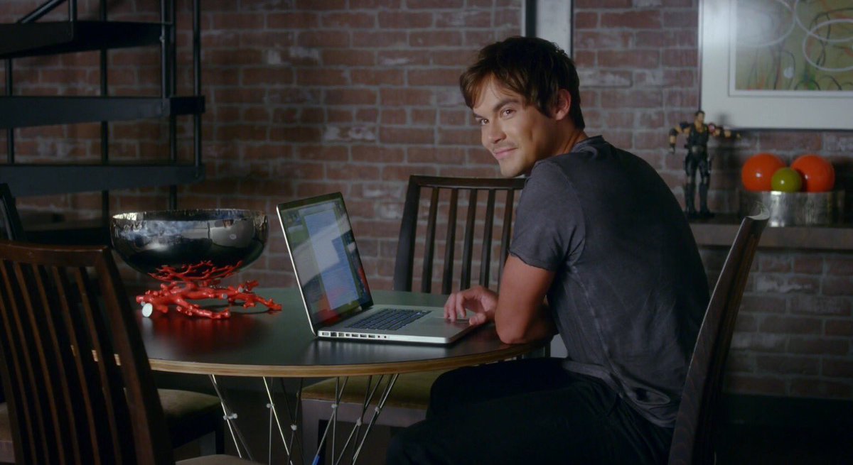 hannaxrivers's tweet photo. RT for Toby
FAV for Caleb💫
 #PrettyLittleLiars #haleb #ezria #emison #spoby #pll https://t.co/fkjm9jRG0V