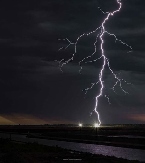 Météo - Chasseurs d'orages DGjFZrEXcAEA_X6