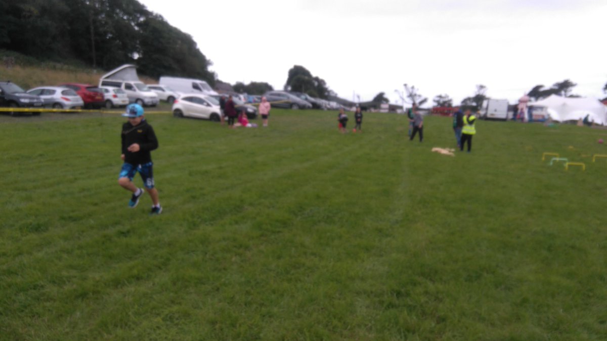 _SophiaZahra_'s tweet photo. The competition is heating up in our youth-led workshops @IntroFest17! Races and circuits for all the family 🏁🎾 @youthcymru #INTROFEST17 https://t.co/4EnpRTzD5e