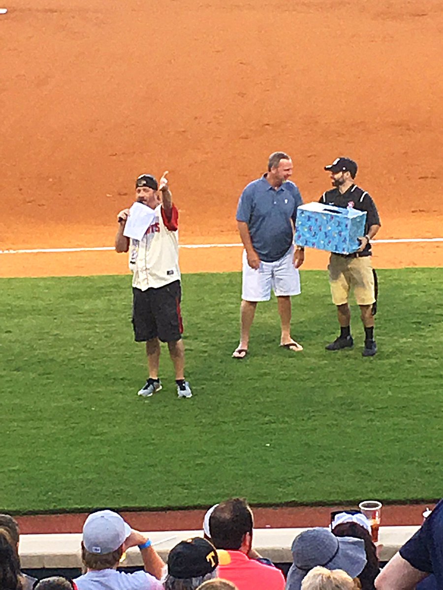 TheStyckMan's tweet photo. I had so much fun at #usedcarnight w/ the @chattLookouts. Thanks to all that came #SoldOutCrowd & congrats to our 10 car winners. #IAmUS101 https://t.co/dEfS8oA15I