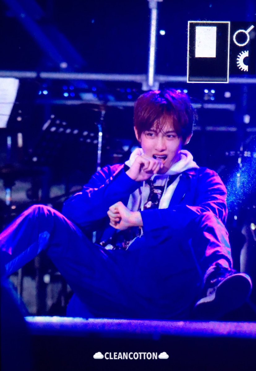 cleancotton_win's tweet image. 170806 부산현인가요제
이포즈 넘 찍고 싶었어 😭
#NCT127 #윈윈 #winwin #董思成