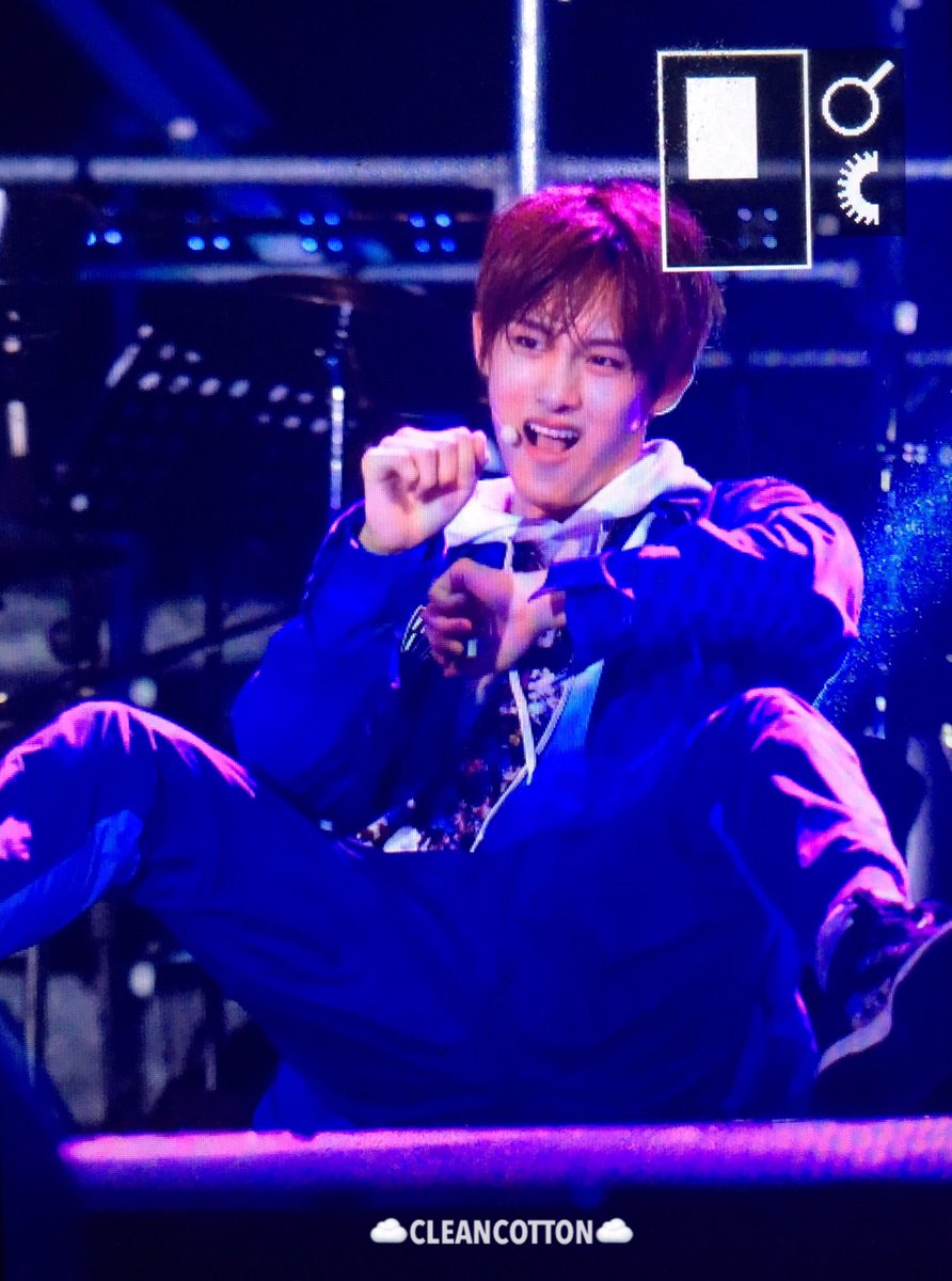cleancotton_win's tweet image. 170806 부산현인가요제
이포즈 넘 찍고 싶었어 😭
#NCT127 #윈윈 #winwin #董思成