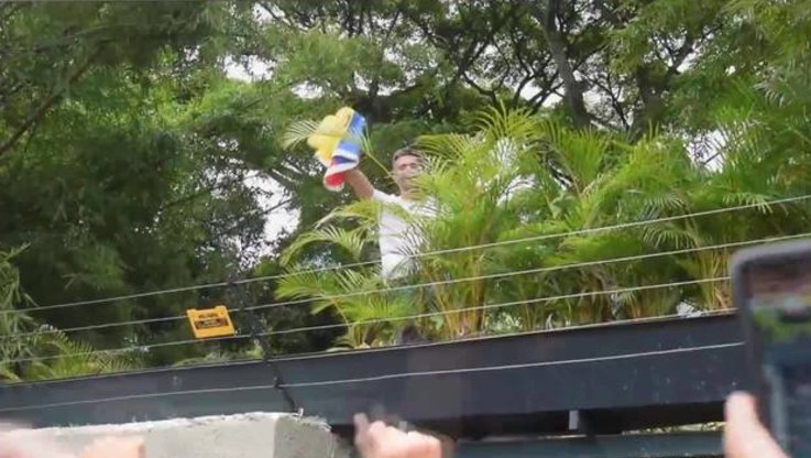 Venezuelan opposition leader Lopez back under house arrest bit.ly/2vCy2Sm https://t.co/aqLfrhRDNX