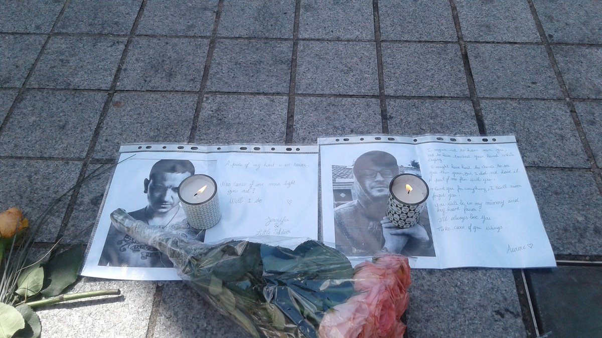 FamilyTWD's tweet photo. @linkinparkfr @mikeshinoda hommage à chester Strasbourg https://t.co/yeTRXAH6x9