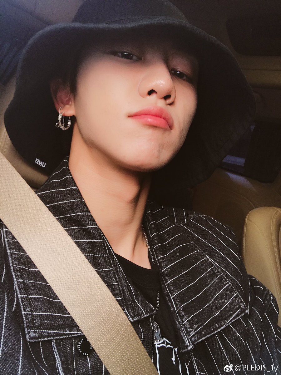 BABYTHE8's tweet photo. [Trans] PLEDIS_17 weibo update : ฝันดีนะครับ 😘💤⭐️🌙 ​​​#THE8 #디에잇 https://t.co/dadAei9CHc