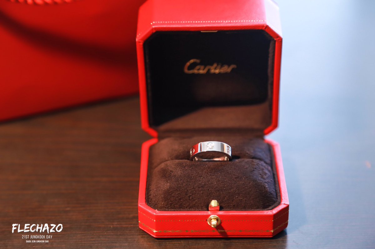 JEONJUNGKOOKBAR's tweet photo. #Flechazo_JungKook @BTS_twt 
21st JungKook Day 
Gift Preview Part 2
Cartier LOVE Series 
#정국 #JUNGKOOK #방탄소년단 #BTS https://t.co/DBM3CER8v6