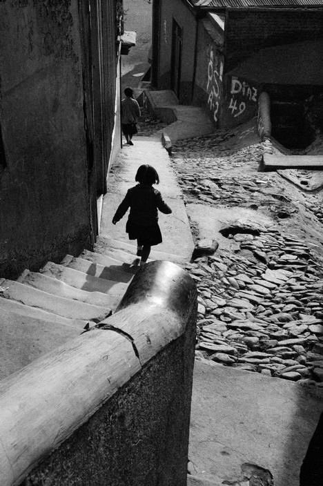 "My soul wandered, happy, sad, unending"

Pablo Neruda

©Sergio Larrain
Valparaíso
Chile
1963.