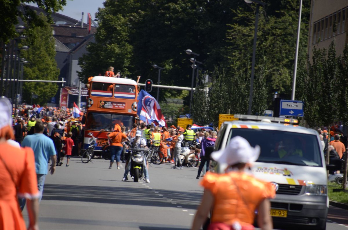 trafficbeveilig's tweet photo. Met veel plezier #WEURO2017 
Oranje parade #Enschede

Wat hebben wij dit graag gedaan. https://t.co/juW0OW0Vko