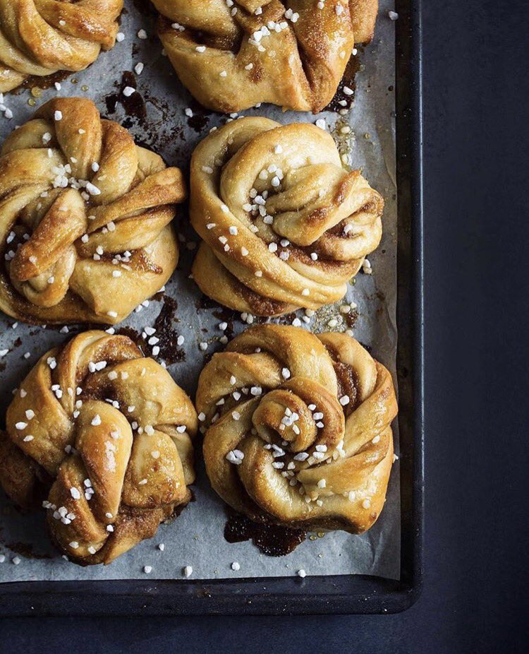 Buns for #brunch! These Swedish Cinnamon Cardamon Buns by <a href="/vanillacrunnch/">Vanillacrunnch</a> have a coconut sugar glaze! thefeedfeed.com/vegan-instagram #feedfeed