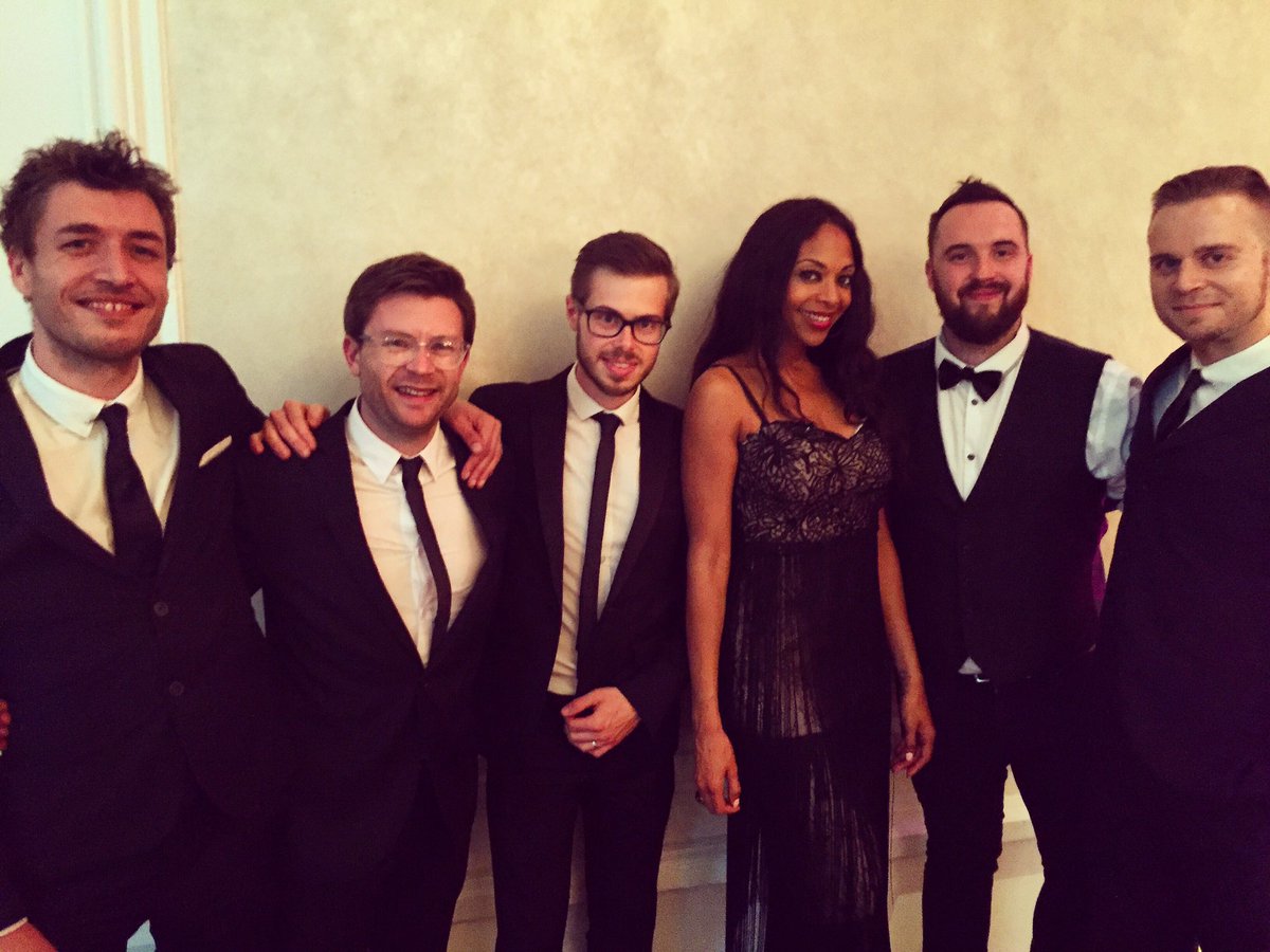 Great gig last night at a lovely #weddinganniversary at the <a href="/WaldorfHilton_/">The Waldorf Hilton</a> 🎶🍾 #weddingband #partyband #hiltonhotels #luxuryevents #events