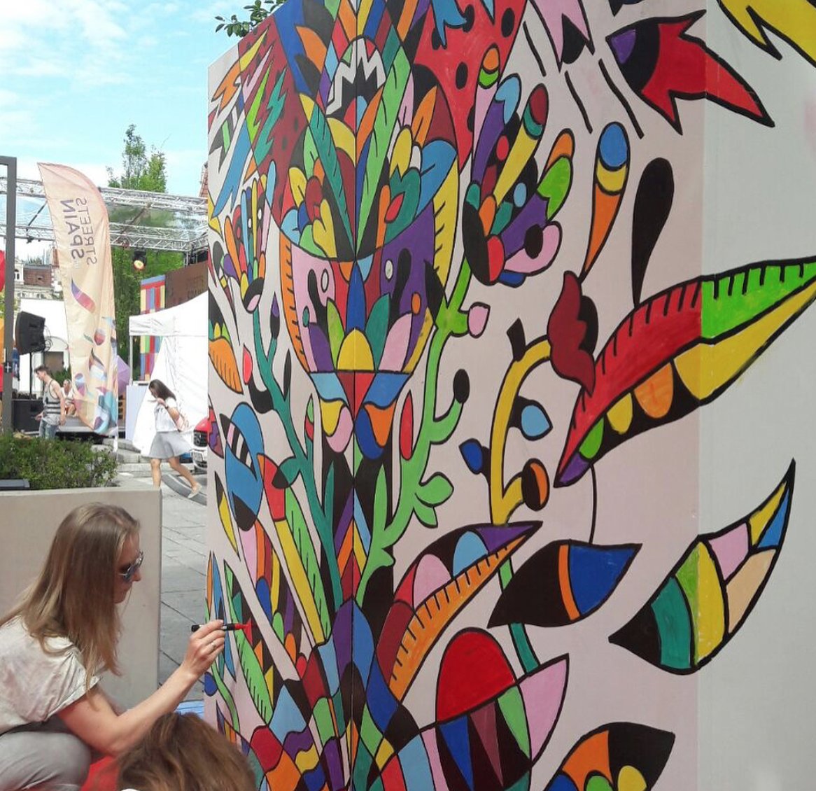 CampoViejoRioja's tweet photo. @remed_art @3ttman No solo eso, este mural fue realizado entre los asistentes de #StreetsofSpain de #Sopot. ¡Inspirados por @remed_art y @3ttman seguro! 🔴🔶🔴 https://t.co/68ppAo6XFo