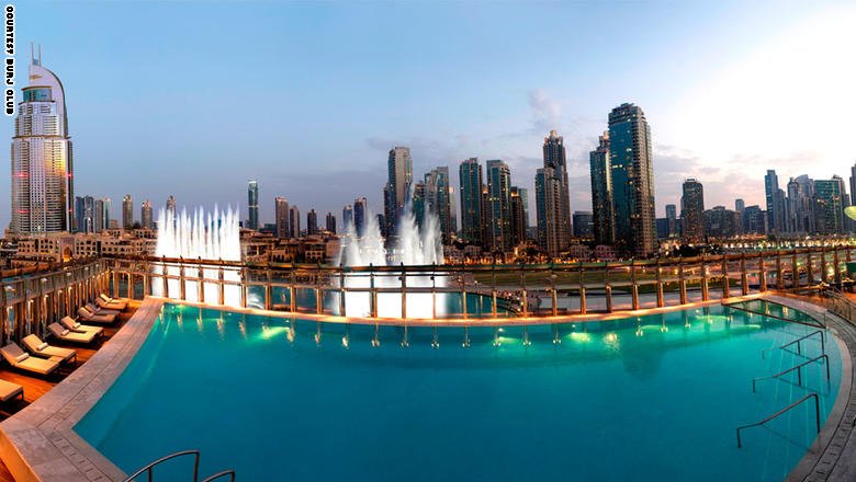 CNNArabicTravel's tweet image. تعرّف إلى بركة السباحة في برج خليفة..أعلى أبنية العالم
cnn.it/2v6YtyO
#وجهات_فاخرة