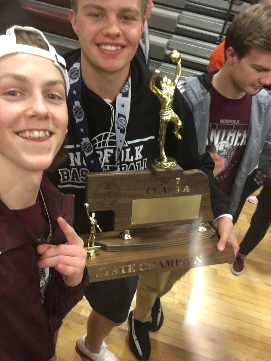 phansenj2's tweet photo. Happy birthday to the second best ping pong player in Norfolk😉❤️ https://t.co/JK3imiLJYP
