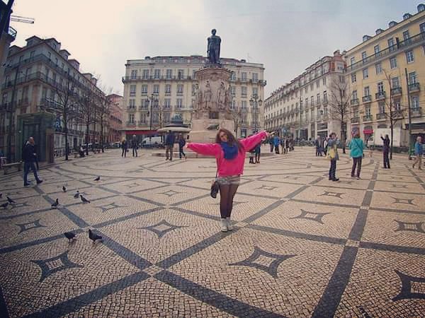 quetepasaese's tweet photo. If you don't live for something you'll die for nothing! Throwback to April2016 #lisbontrip #lisbon #statue #trippin https://t.co/DqLRNyJGwN