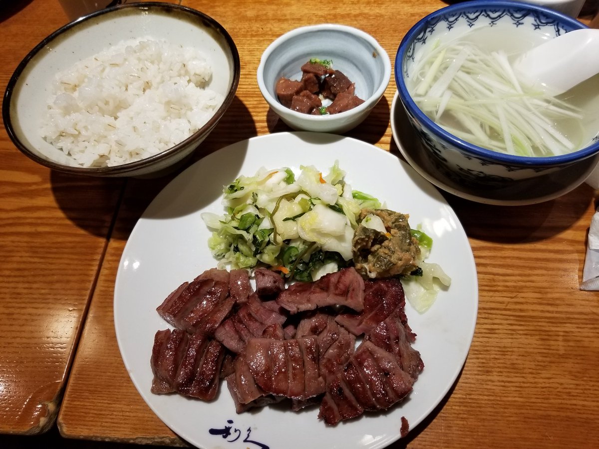 今日の夕食は 牛タン定食 仙台にはもちろん牛タンを出す名店があちこちに沢山あるわけですが 私が仙台に来たらいつも寄るのは こちら 仙台駅近くのイオンの隣の 利休 厚切りで たっぷり食べれて 美味しい これで00円ぐらい Trinitynyc Scoopnest